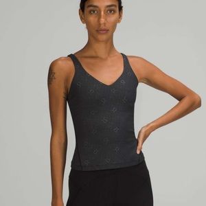 LULULEMON🍋 Align Waist-Length Tank Top
Yogo Emboss Black